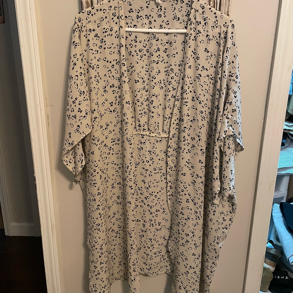 Black/cream kimono
